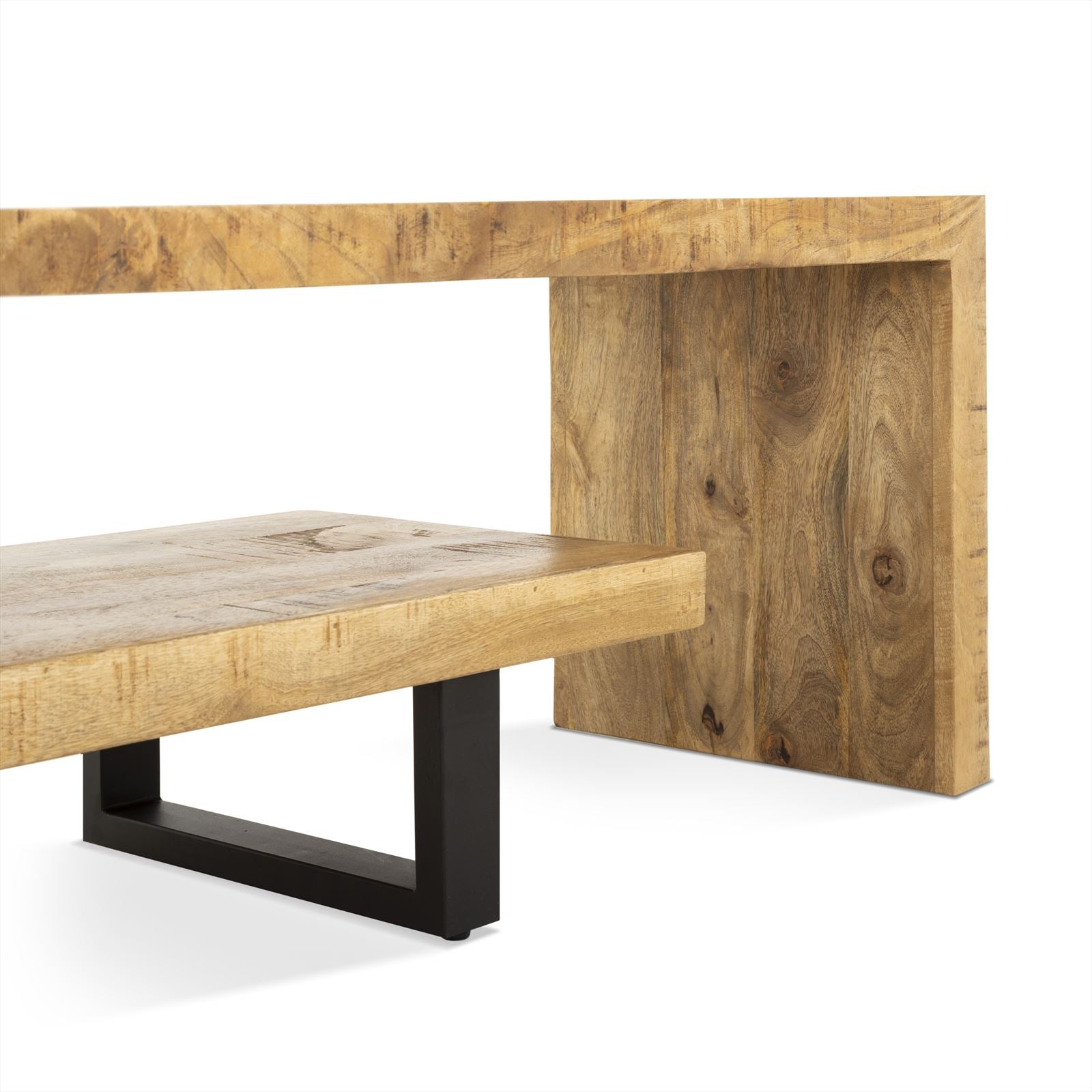 Detailaufnahme der Holzbretter und schwarzen Metallbeine des TV-Möbel Kelly 140 auf weißem Hintergrund - Benoa
