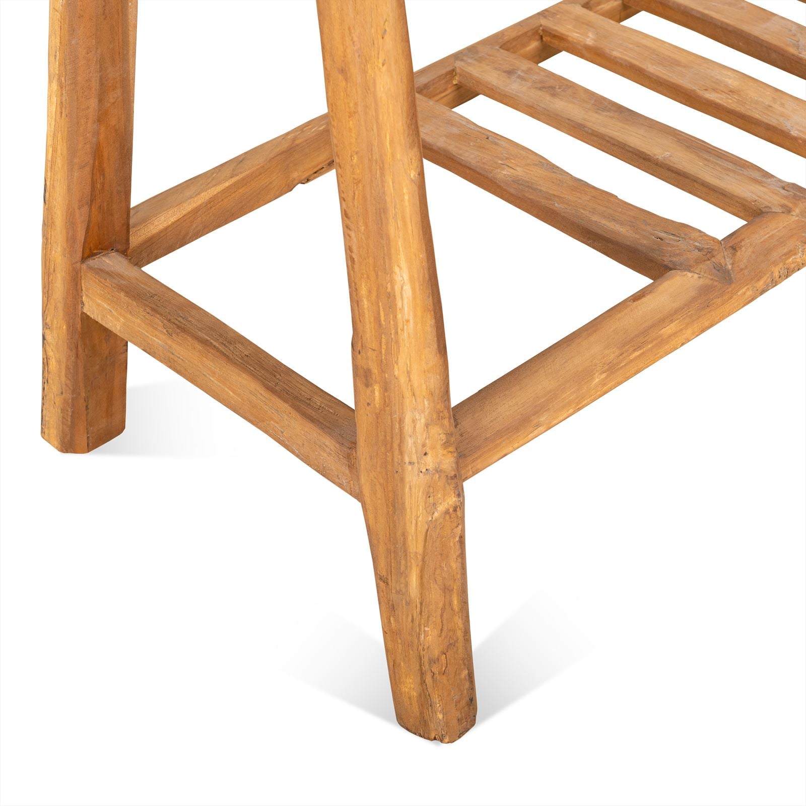 Detail des Beistelltisch Blora, mit einer Nahaufnahme der Holzbeine und Verbindungen - Benoa