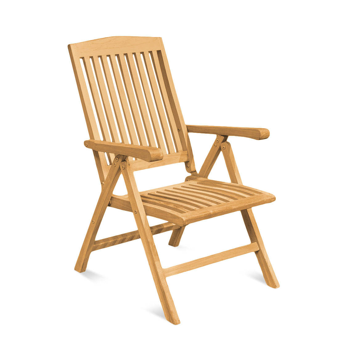 Een houten verstelbare tuinstoel met armleuningen, schuin van voren gefotografeerd op een witte achtergrond - Benoa