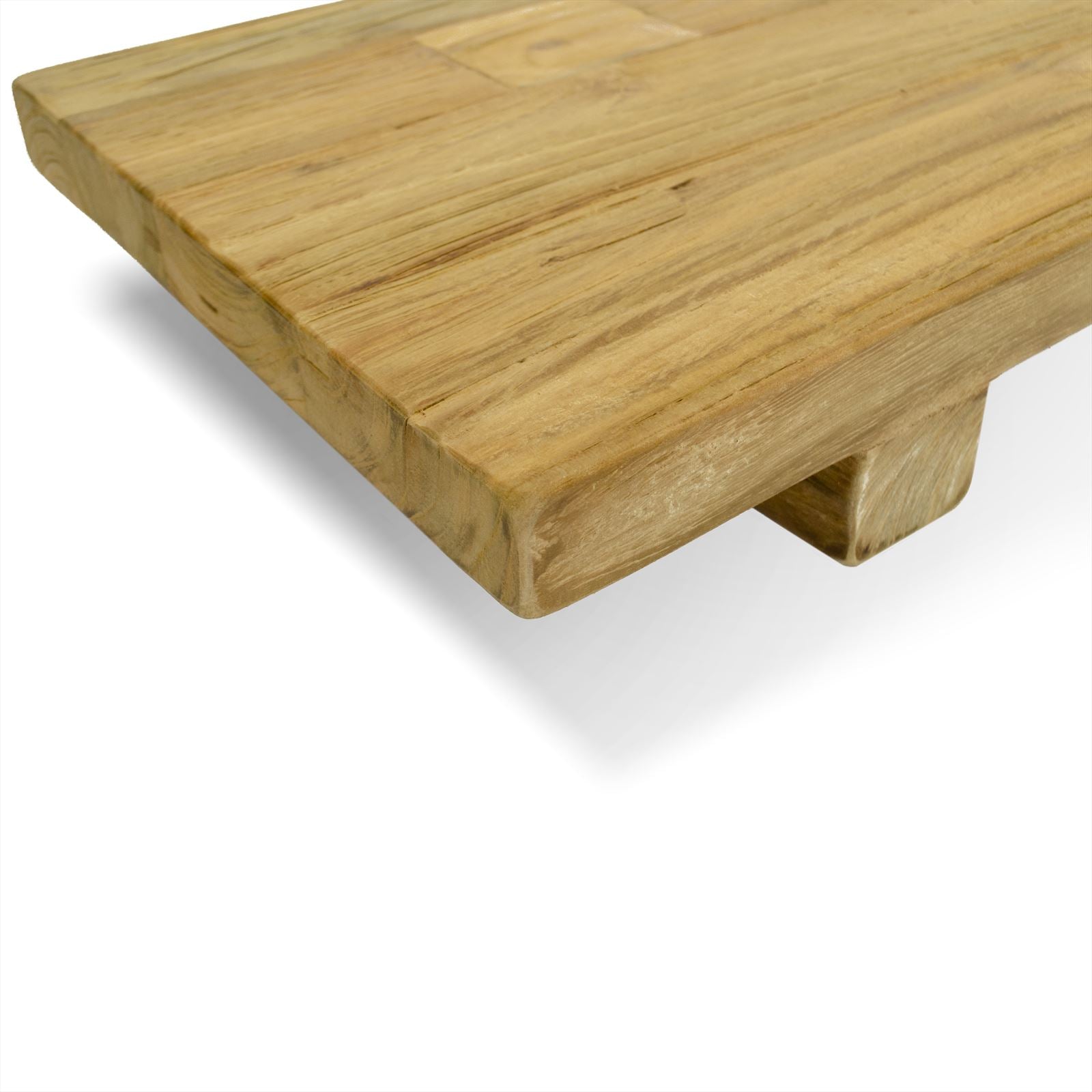 Detailaufnahme einer Badablage aus Teak, schräg von oben auf weißem Hintergrund fotografiert - Benoa