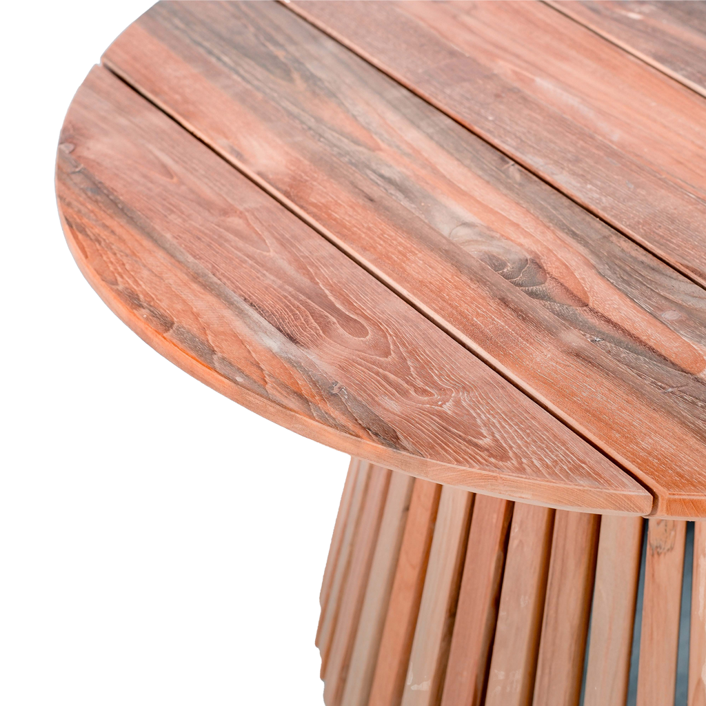 Nahaufnahme der runden Platte des Garten-Couchtisch Negara Teak Kegel, mit Blick auf die Holzlatten - Benoa