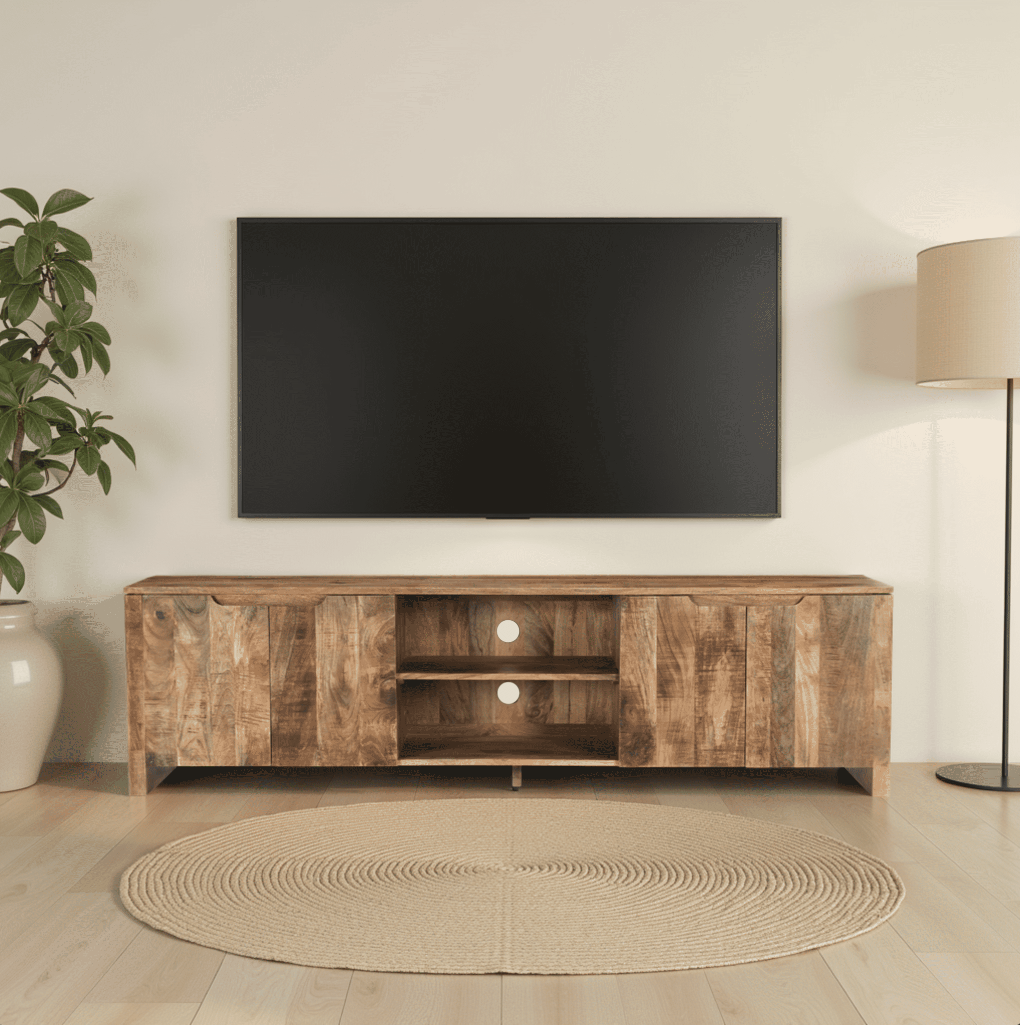 TV-Möbel Sophie in einem hellen Wohnzimmer mit Fernseher, Pflanze, Stehlampe und rundem Teppich - Benoa