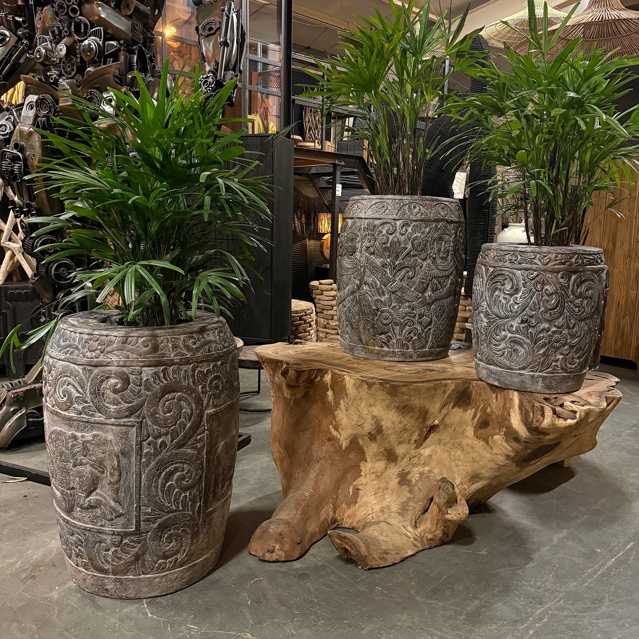 Ukir polystone planter with floral relief - World of Brosi