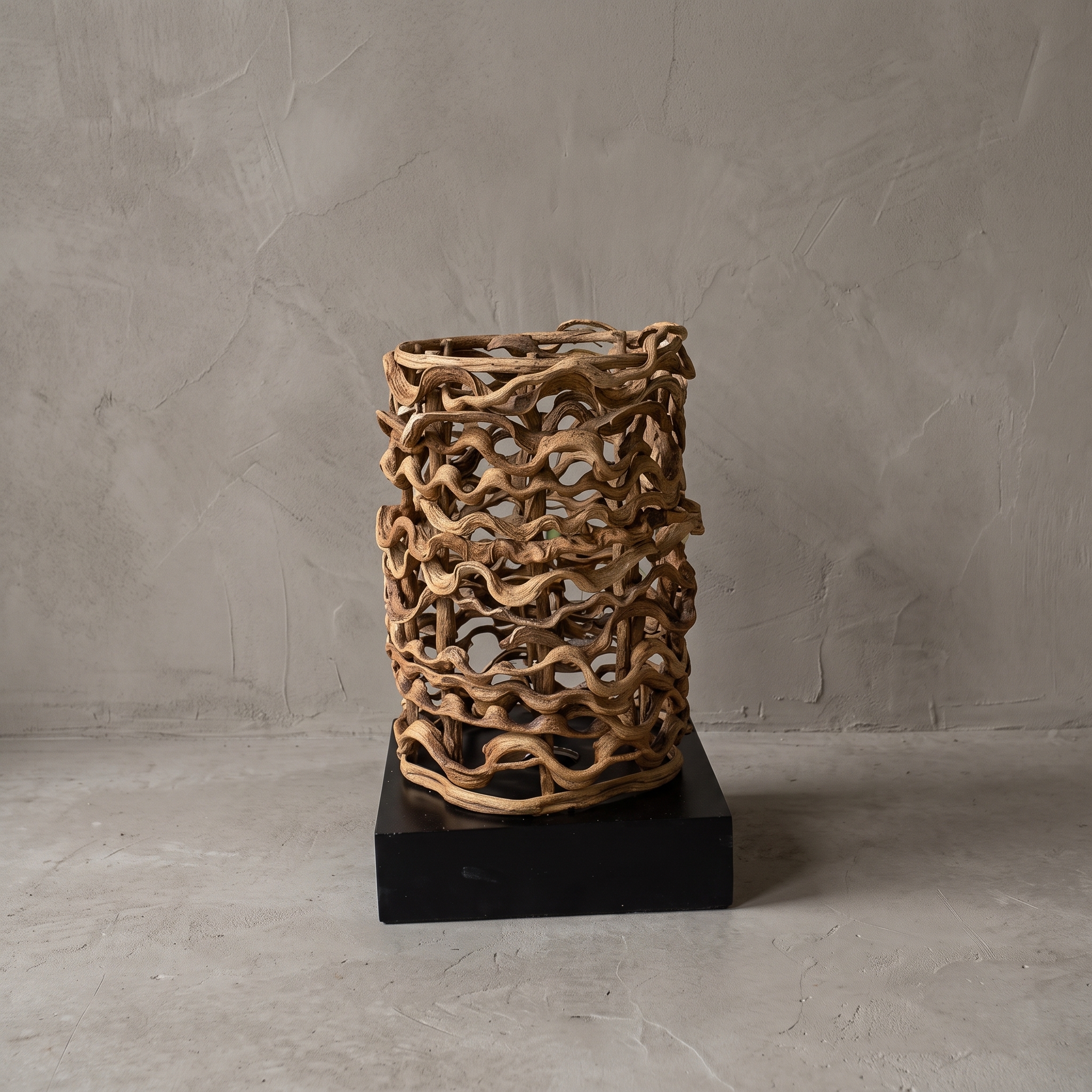 Liliana liana wood lamp