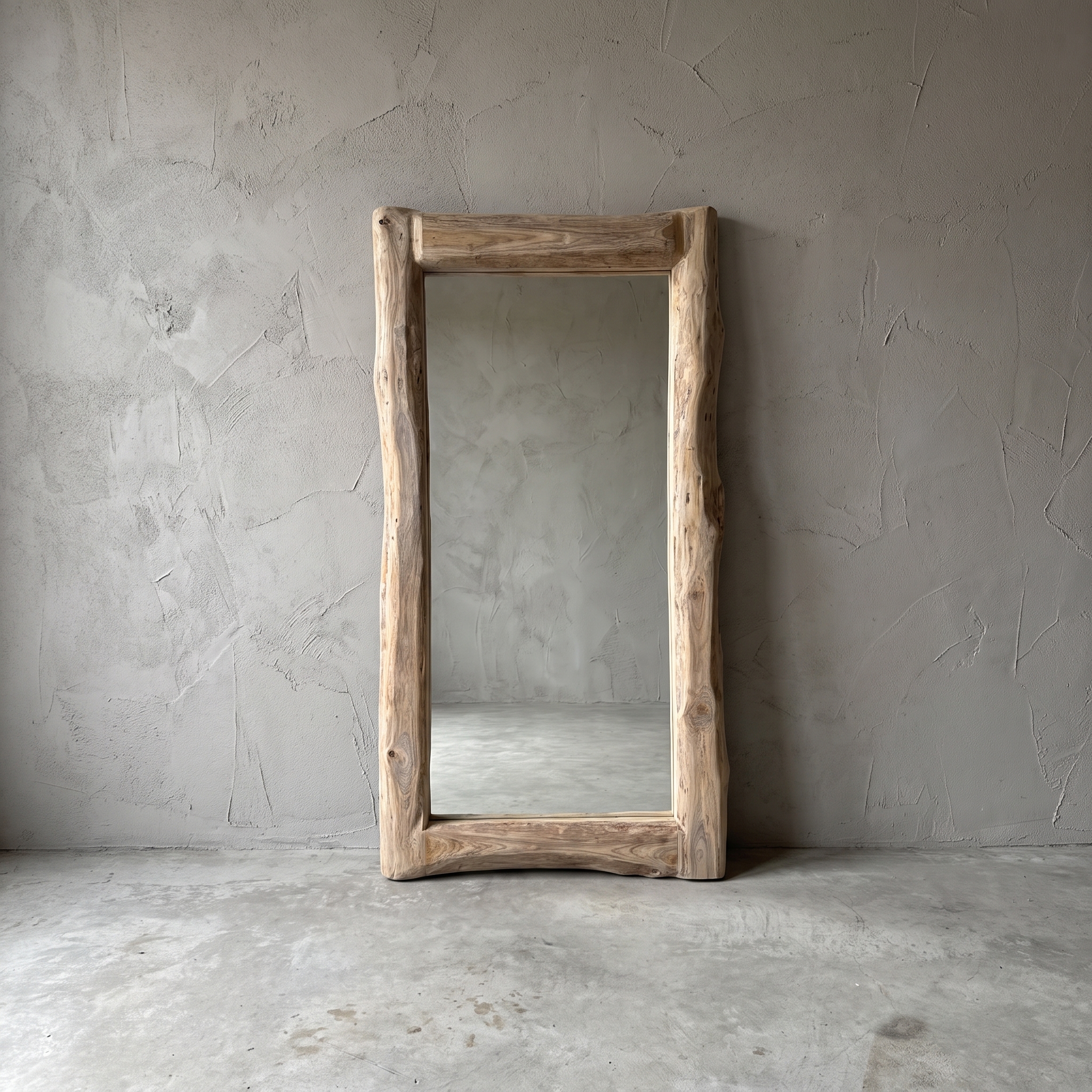 Baumstammspiegel aus Teakholz