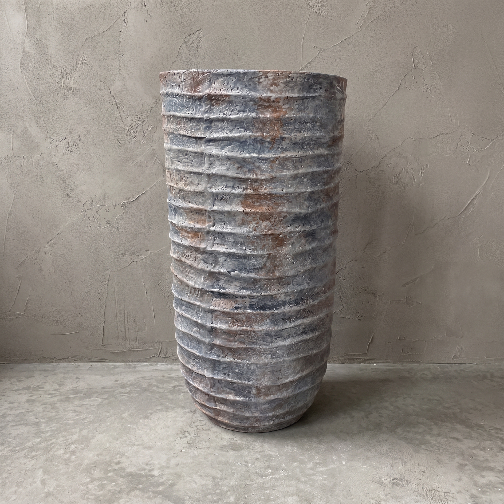 Pegon polystone planter - World of Brosi