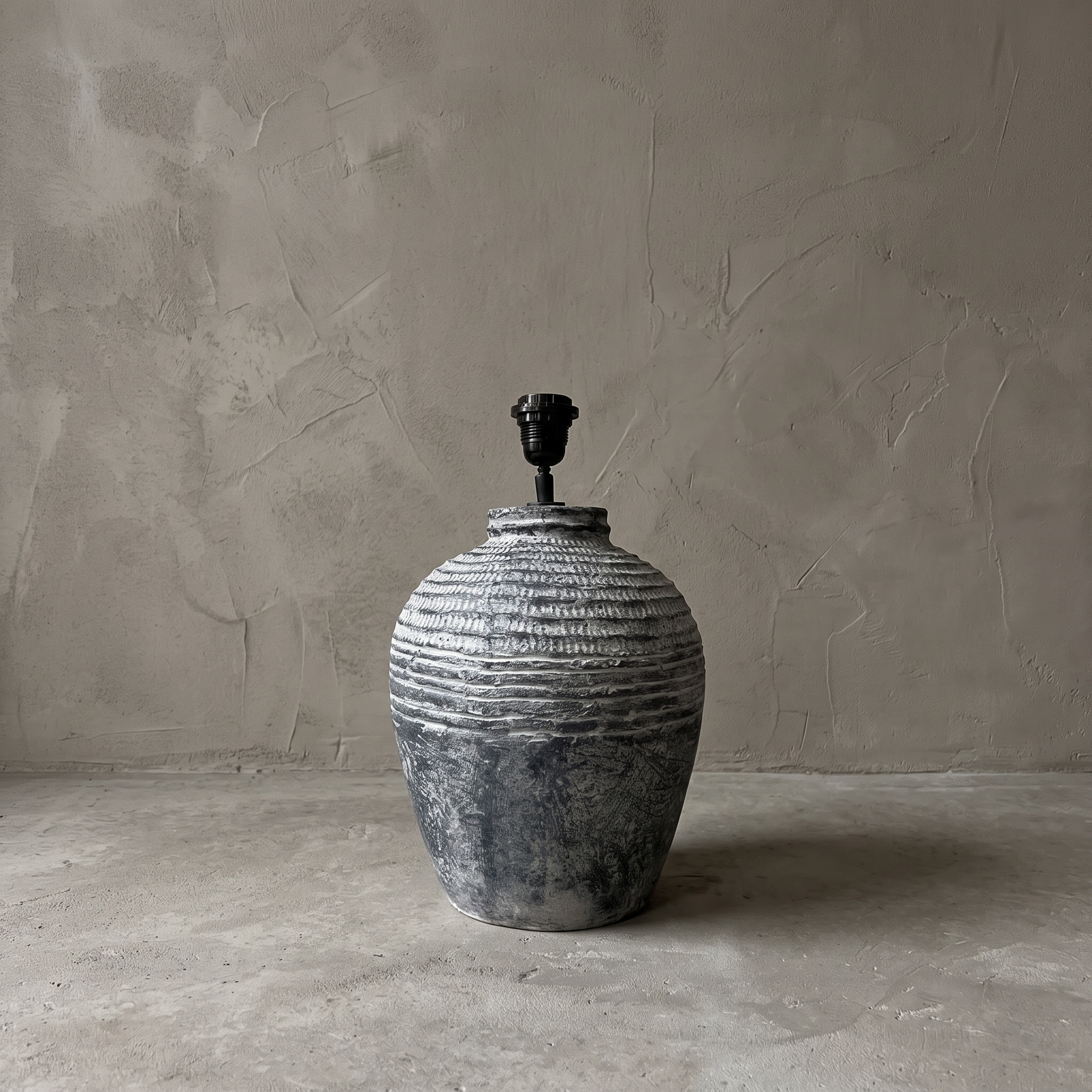 Tritis polystone lamp base