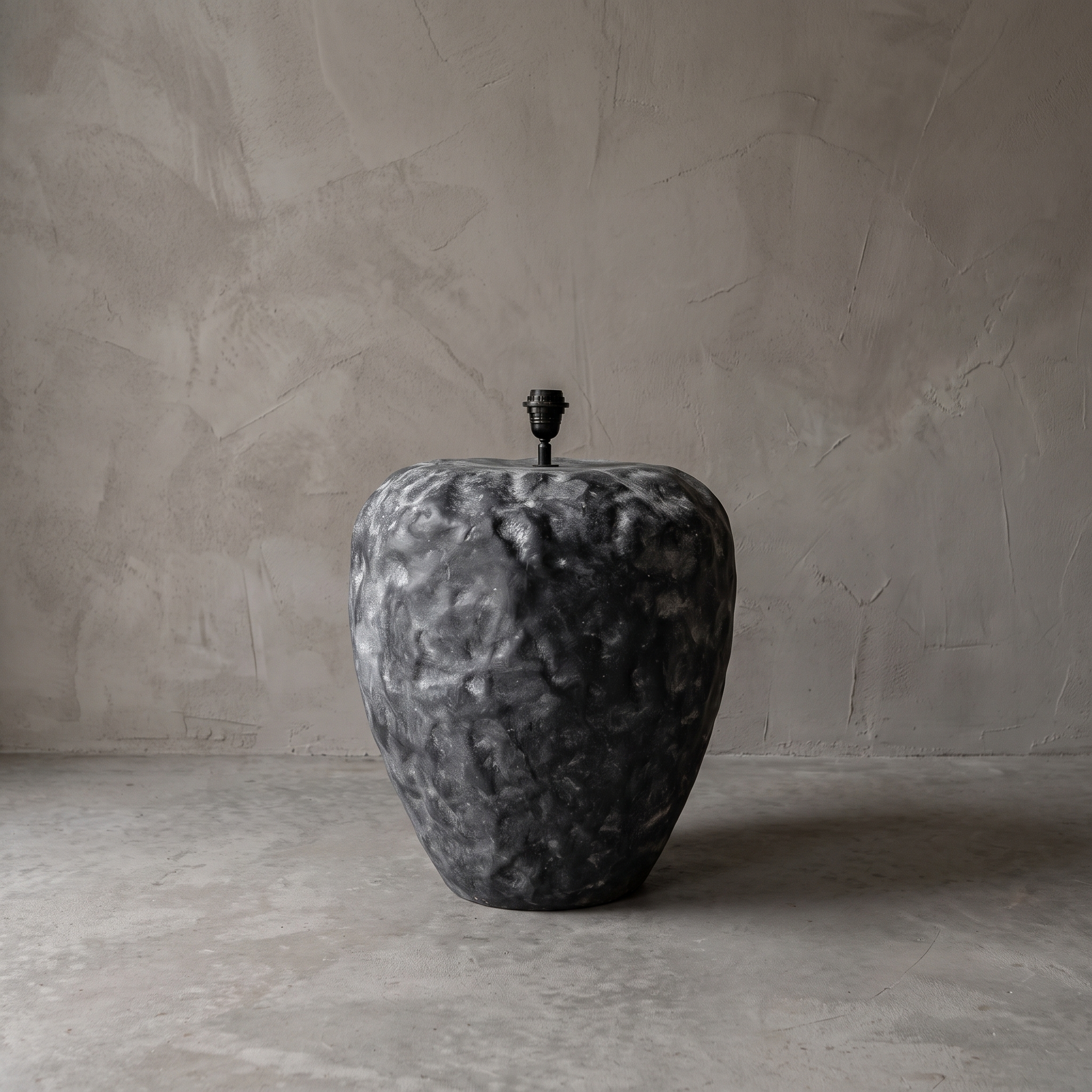 Guave polystone lamp base