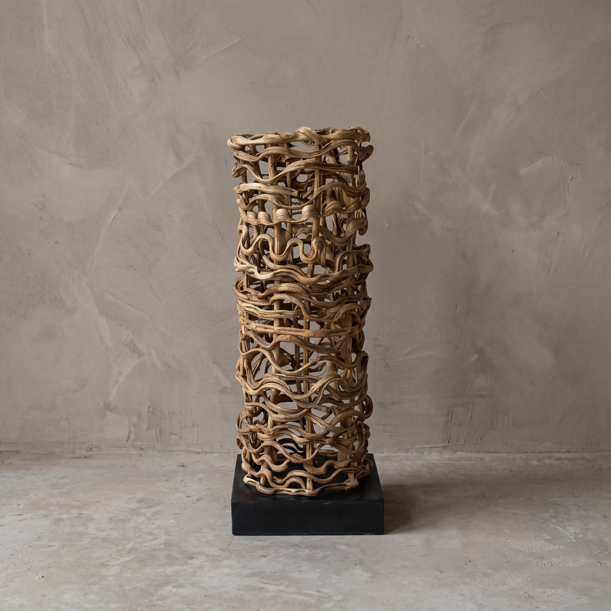 Liliana liana wood lamp - World of Brosi