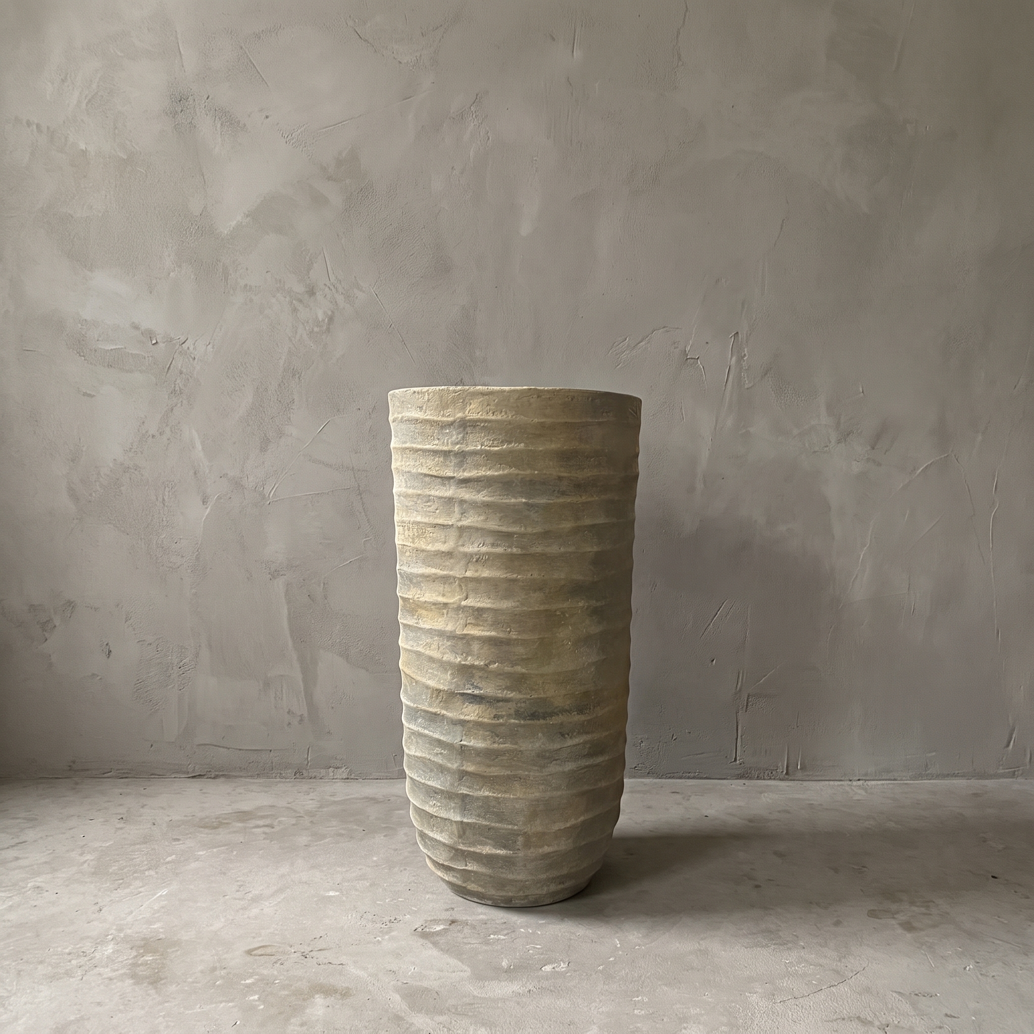 Pegon polystone planter - World of Brosi