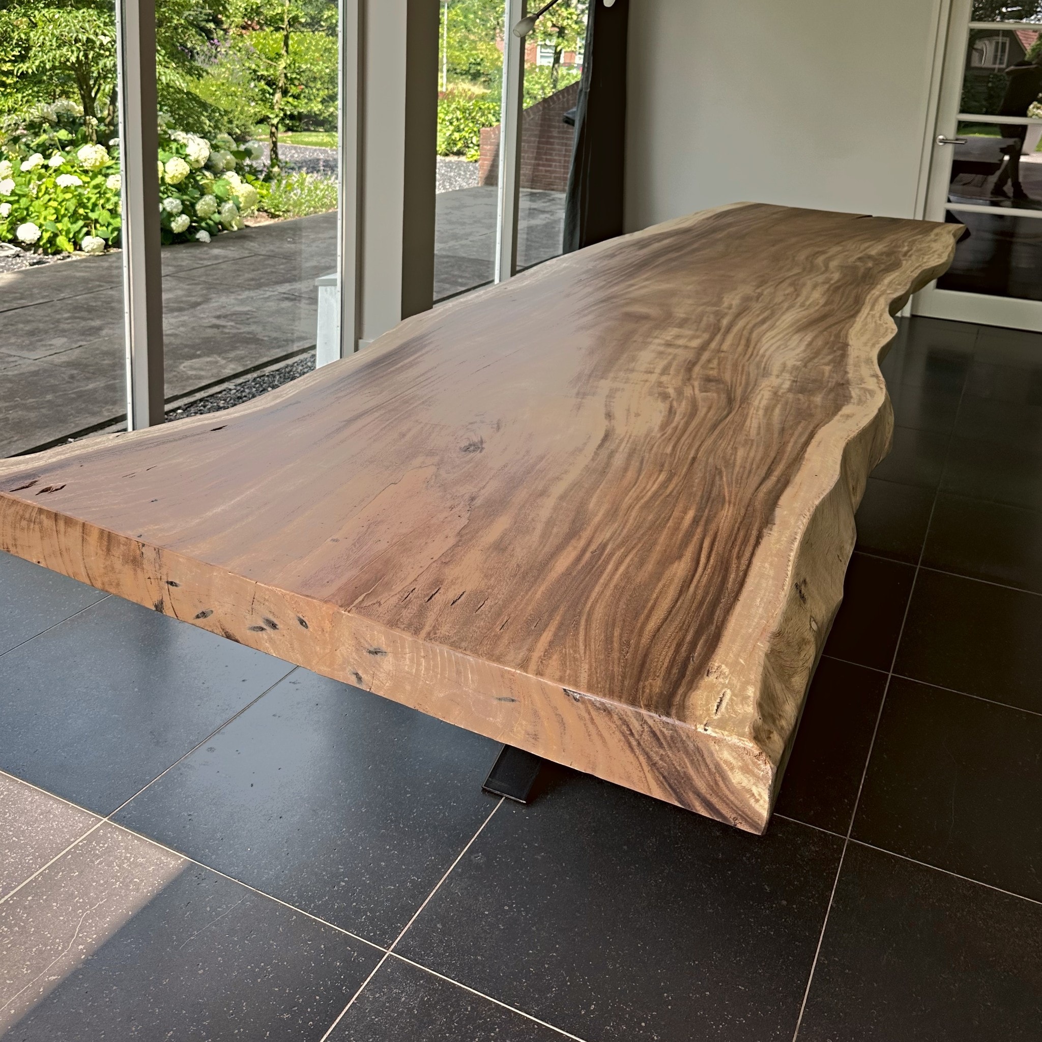 Suar wood table top - World of Brosi