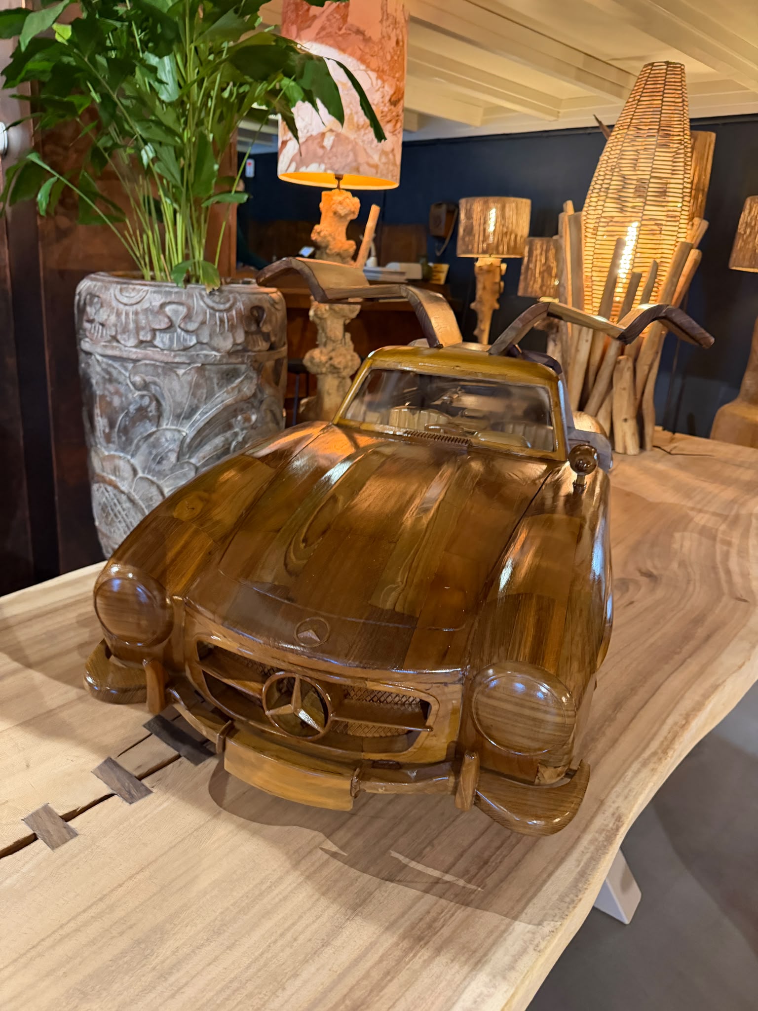 Houten auto Mercedes 300 SL Gullwing circa 120 cm - World of Brosi