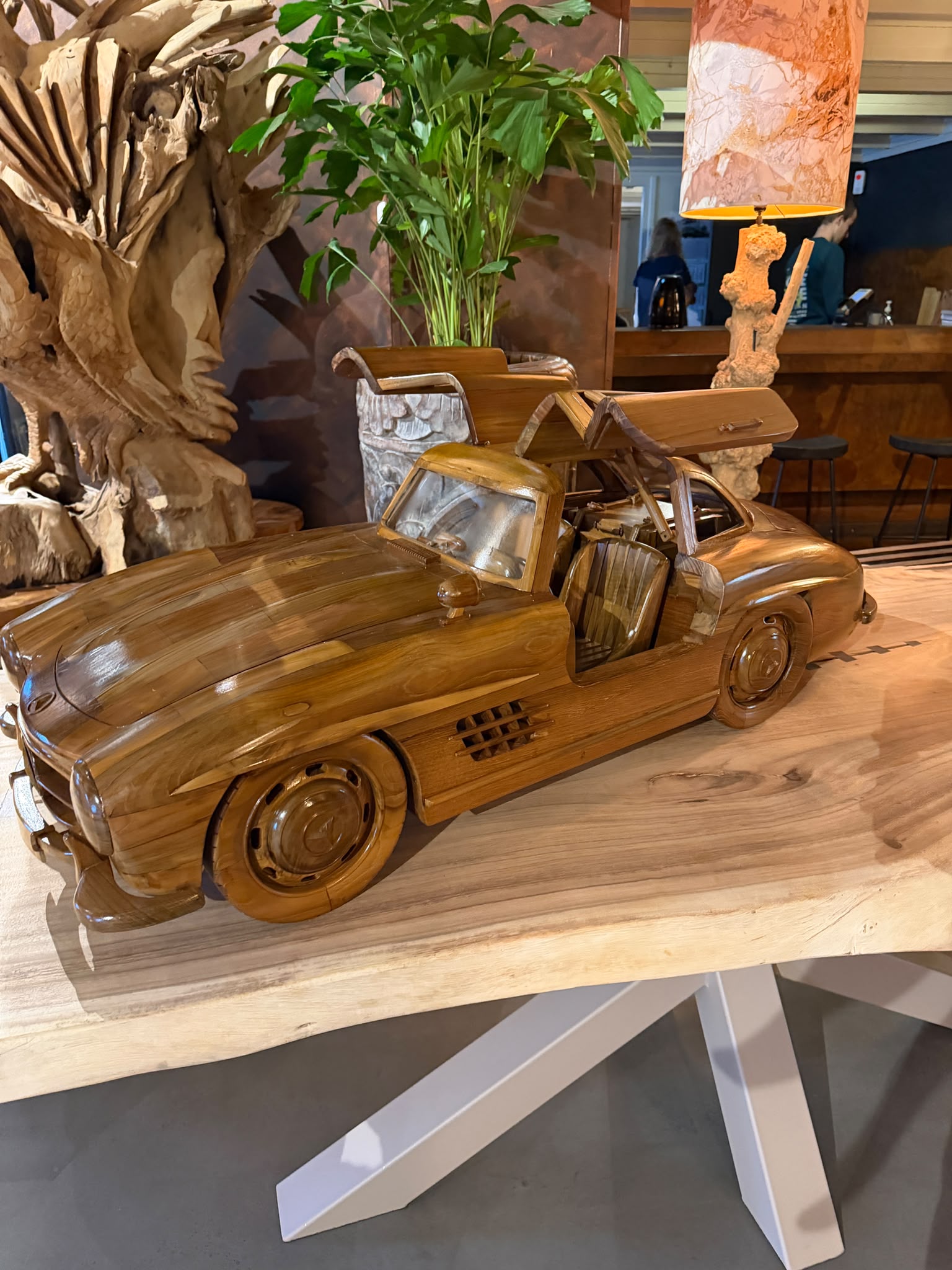Houten auto Mercedes 300 SL Gullwing circa 120 cm - World of Brosi