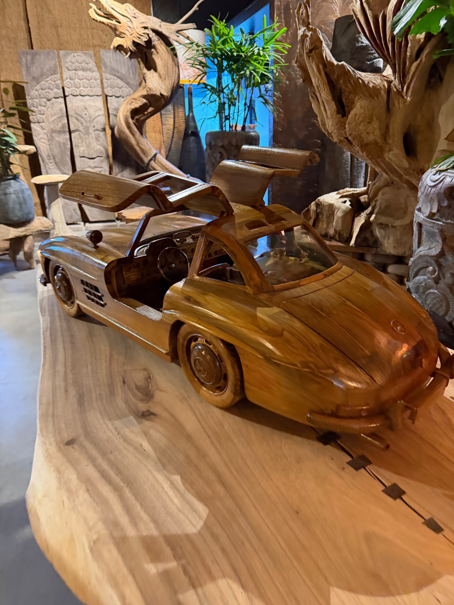 Houten auto Mercedes 300 SL Gullwing circa 120 cm - World of Brosi