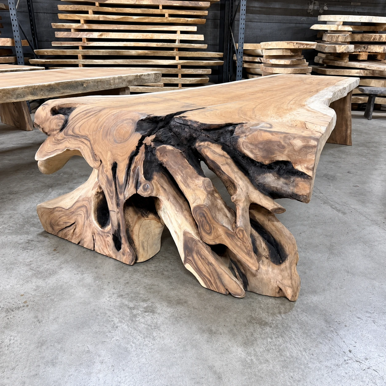 Suar wood waterfall dining table Unique 03 (Massief suarhout) - World of Brosi