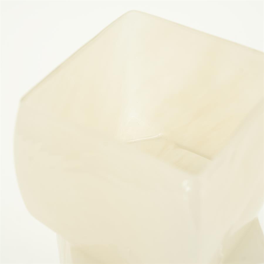 Detailaufnahme der Öffnung der Vase Batu, von oben gesehen vor einem weißen Hintergrund - By-Boo