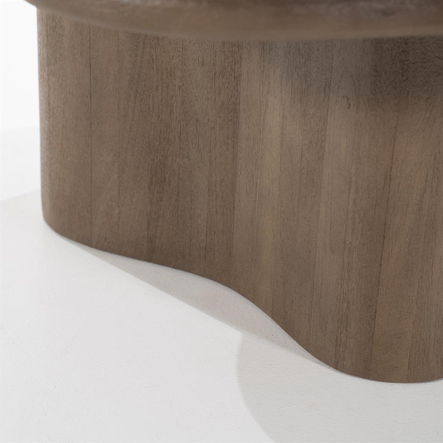 Detail des Tisch Fall, eine Nahaufnahme des geschwungenen Holzbeins auf weißem Hintergrund - By-Boo