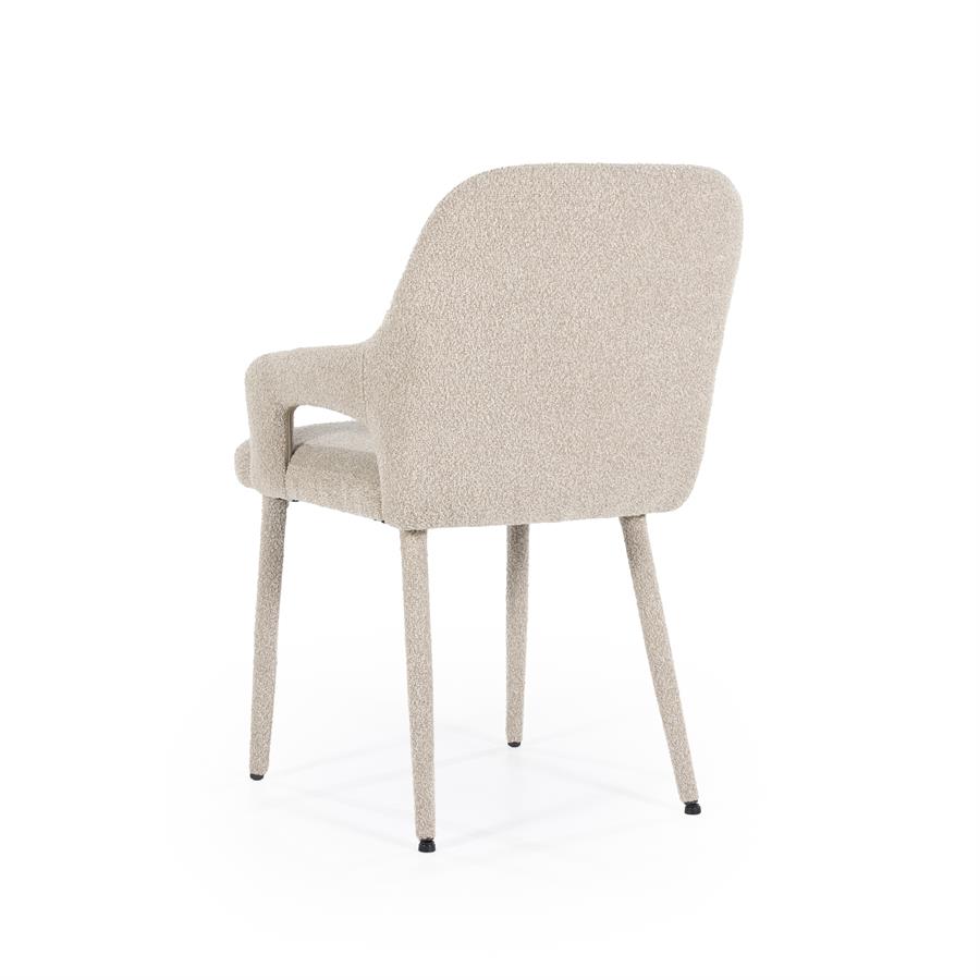 Stuhl Fika Taupe von By-Boo, schräg von hinten auf weißem Hintergrund fotografiert