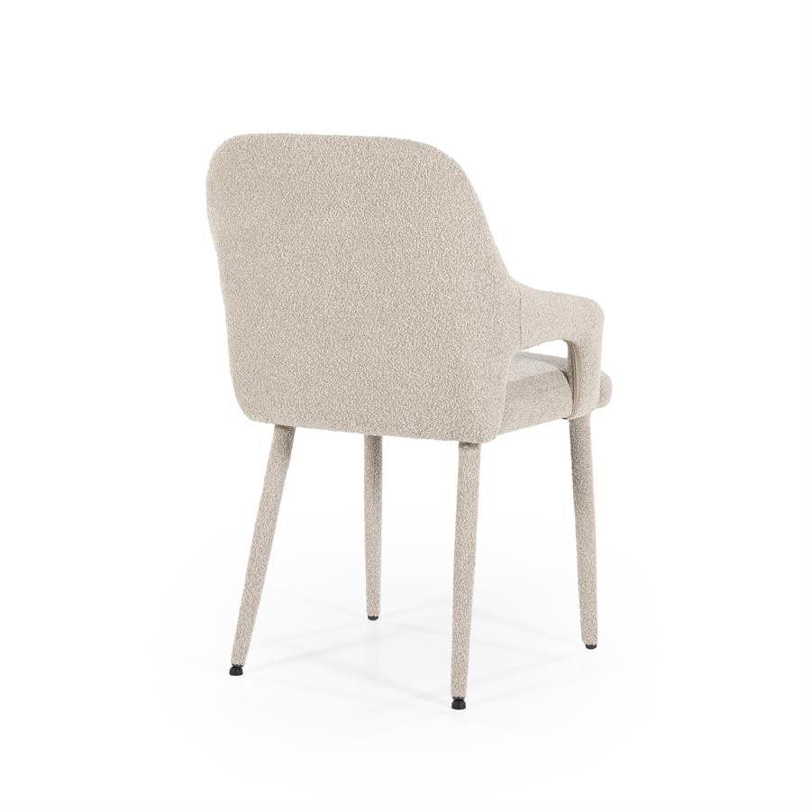 Rückansicht des Stuhls Fika Taupe, auf weißem Hintergrund stehend - By-Boo
