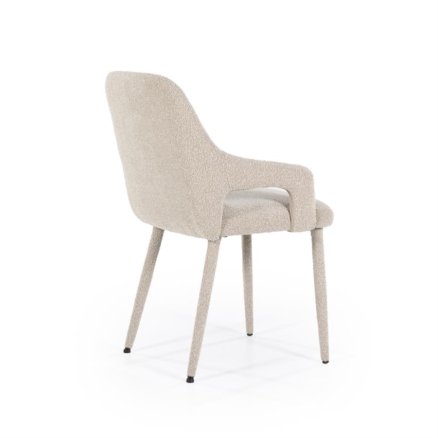 Stuhl Fika Taupe von By-Boo, schräg von hinten auf weißem Hintergrund fotografiert