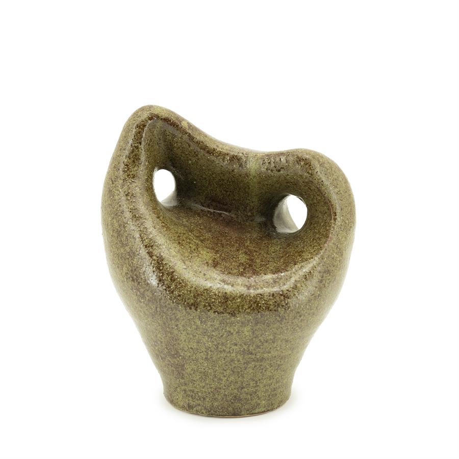 Mendi 2 Vase auf weißem Hintergrund, mit einer organischen Form und zwei Löchern, von vorne fotografiert - By-Boo