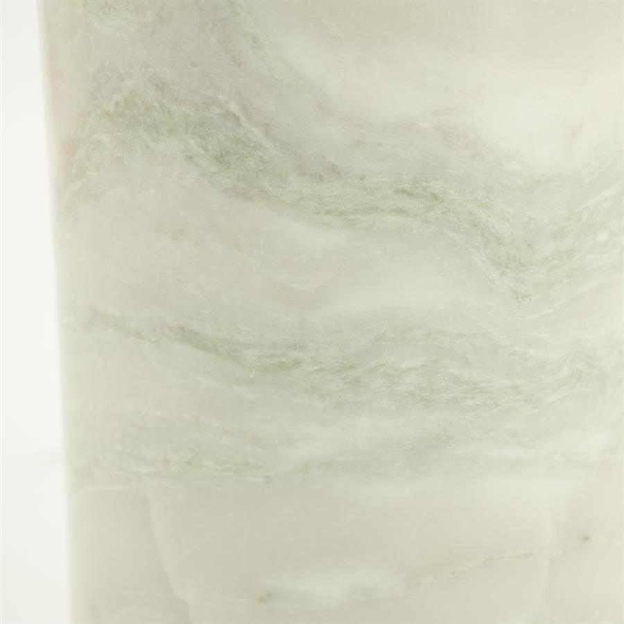 Nahaufnahme der Vase Verde, mit der hellgrünen und weißen Marmorstruktur - By-Boo
