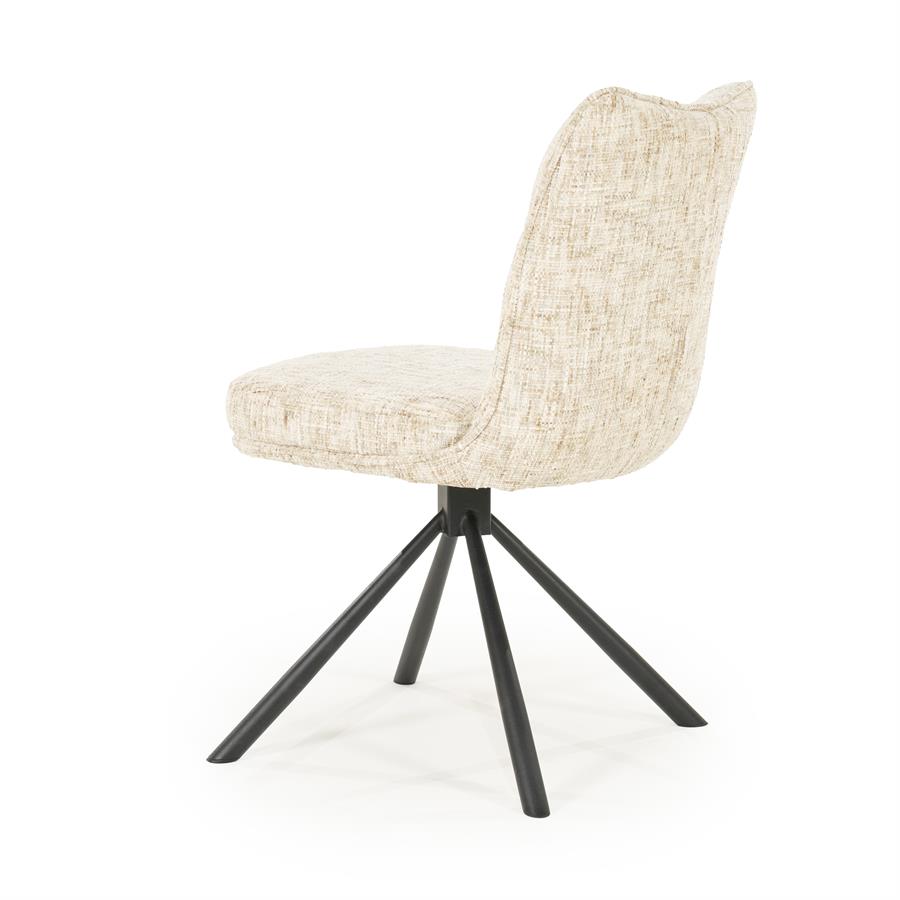 Stuhl Ferre Beige, schräg von hinten fotografiert auf weißem Hintergrund mit schwarzen Beinen - By-Boo