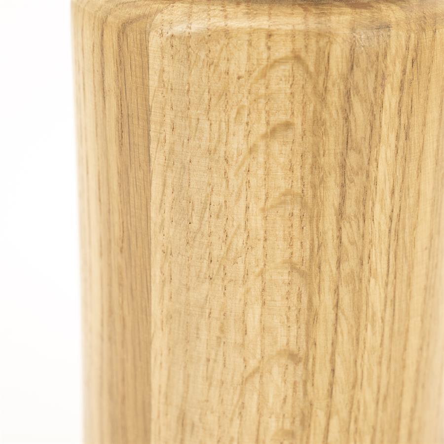 Detailaufnahme der Vase Belloa Beige, mit der vertikalen Holzmaserung und einer leichten Rundung - By-Boo
