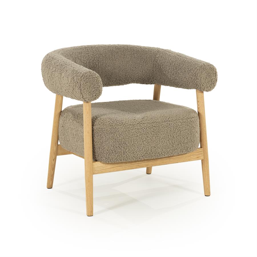 Sessel Mysa aus Teddy-Stoff in Taupe, auf weißem Hintergrund - By-Boo