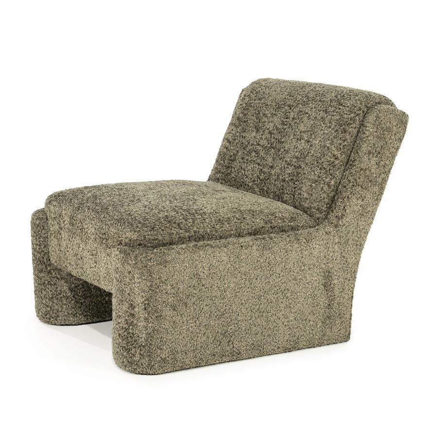 Sessel Omla von By-Boo, ein bequemer Stuhl mit einzigartigem Design auf weißem Hintergrund