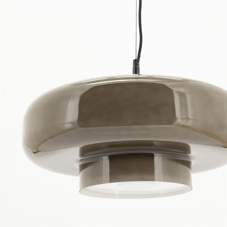 Detailaufnahme der Lampe Vetro, einer glänzenden grauen Hängelampe vor weißem Hintergrund - By-Boo
