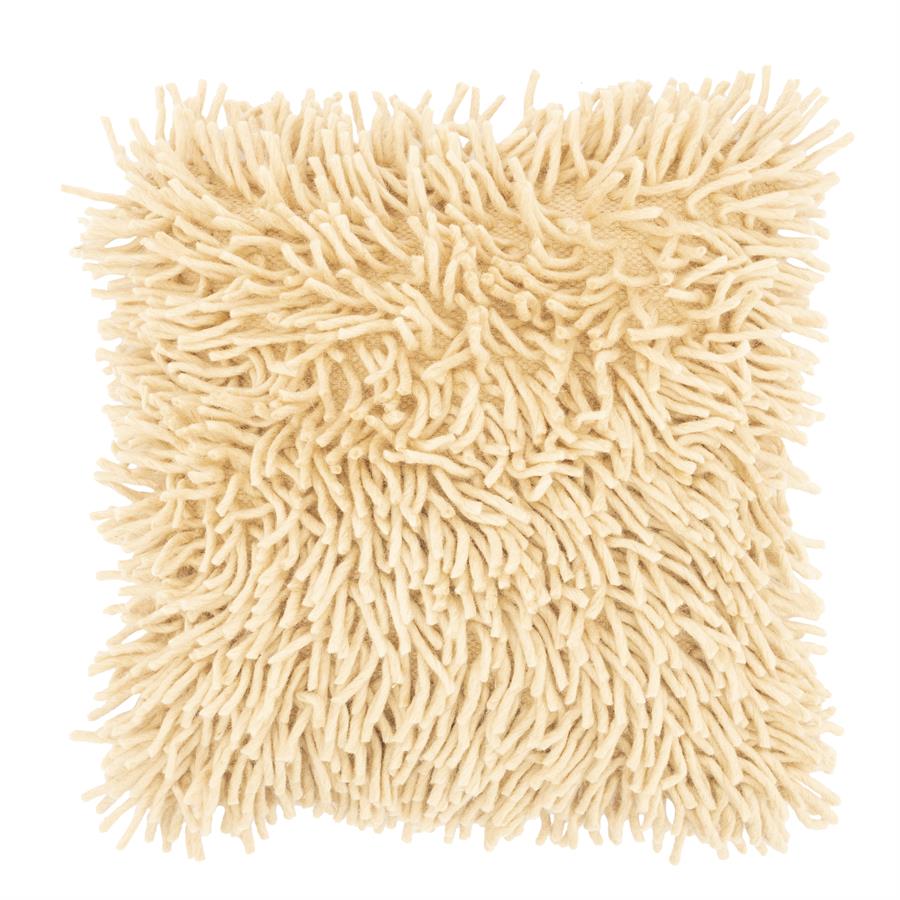 Eine Nahaufnahme des Kissen Moppy, mit der flauschigen Textur und beigen Farbe auf weißem Hintergrund - By-Boo