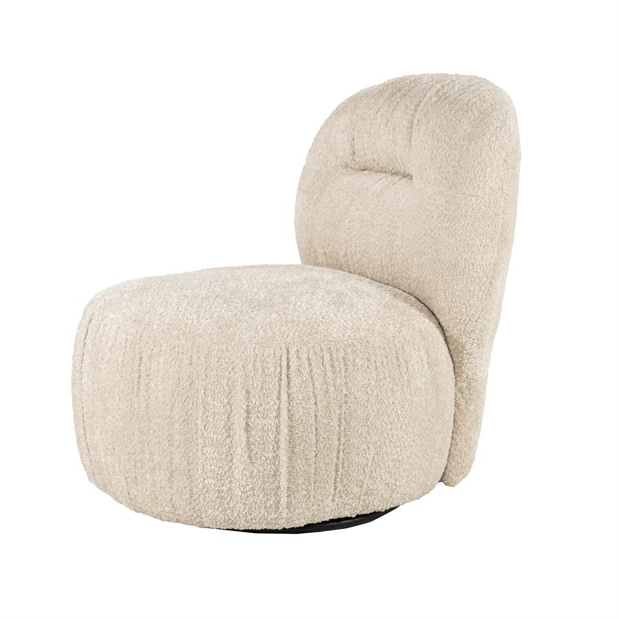 Sessel Roux, ein cremefarbener Teddy-Sessel mit runder Sitzfläche und geschwungener Rückenlehne vor weißem Hintergrund - By-Boo