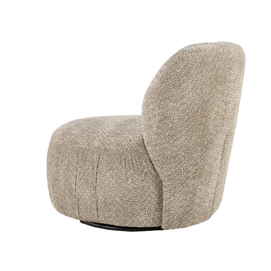 Sessel Roux, ein beiger Bouclé-Sessel mit runder Sitzfläche und geschwungener Rückenlehne, auf weißem Hintergrund - By-Boo
