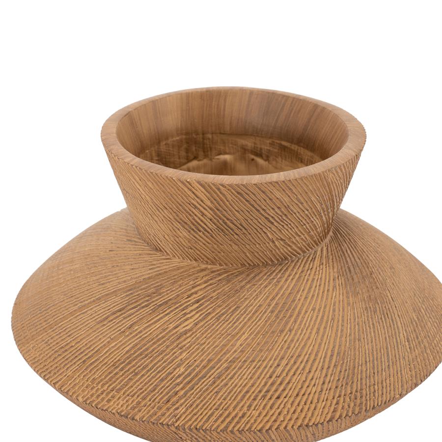 Detailaufnahme der Vase Avena Medium auf weißem Hintergrund, mit Fokus auf den strukturierten Hals und die breite Basis - By-Boo