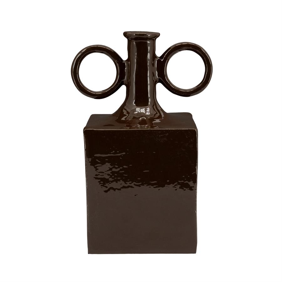 Die Vase Oro 1 von By-Boo, eine glänzende braune Vase mit zwei runden Griffen auf weißem Hintergrund
