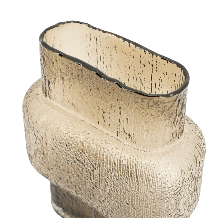 Detailaufnahme der Vase Fluence 2, mit dem strukturierten, hellbraunen Glashals und der Öffnung - By-Boo