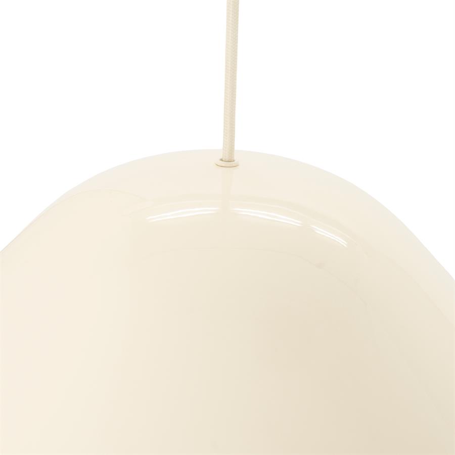 Detailaufnahme der Hängeleuchte Puro Small Beige, mit dem beigen Lampenschirm und dem Kabel vor weißem Hintergrund - By-Boo