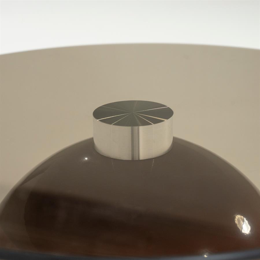 Detail des Couchtisch Irona Small Karamell, mit der runden Metalloberseite und glänzender Oberfläche - By-Boo