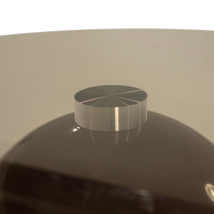 Detail der runden Metalloberseite des Couchtisch Irona Large Caramel - By-Boo