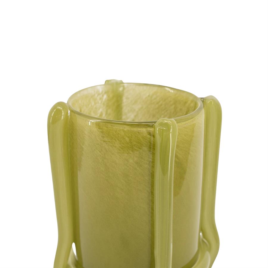 Nahaufnahme der Vase WrapIt Small, einer hellgrünen Glasvase mit vertikalen Rippen auf weißem Hintergrund - By-Boo