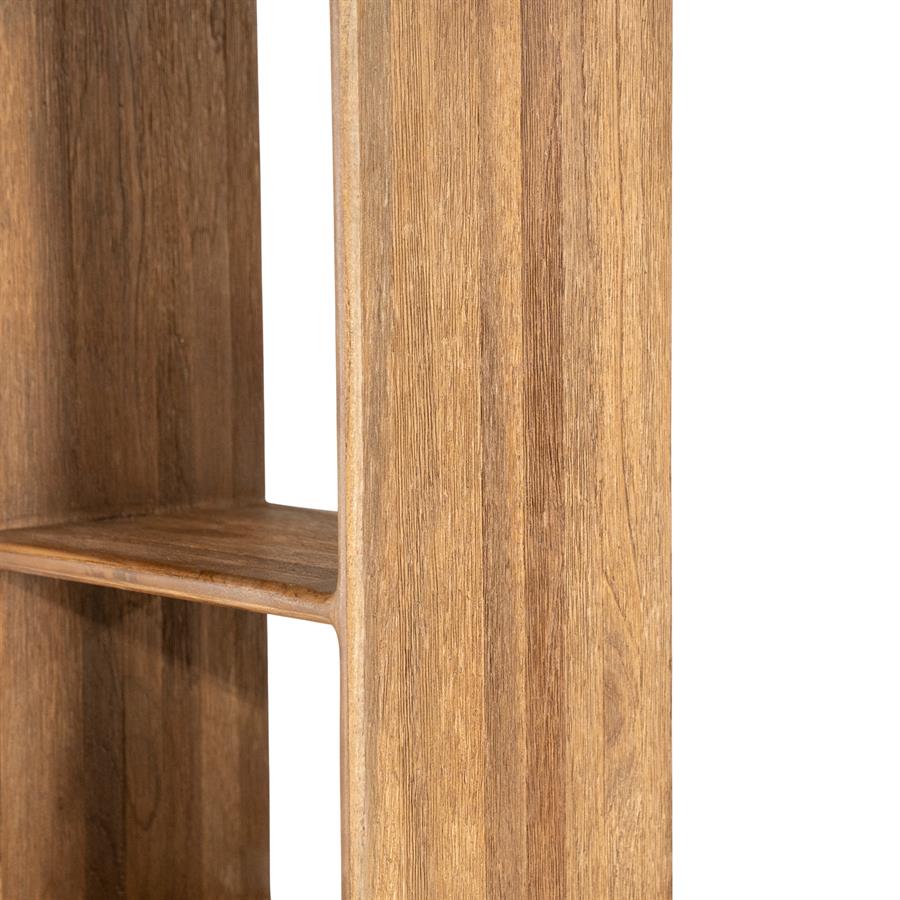 Detail des Schranks Cup & Co Small mit Nahaufnahme der Holzregale und Verbindungen - By-Boo