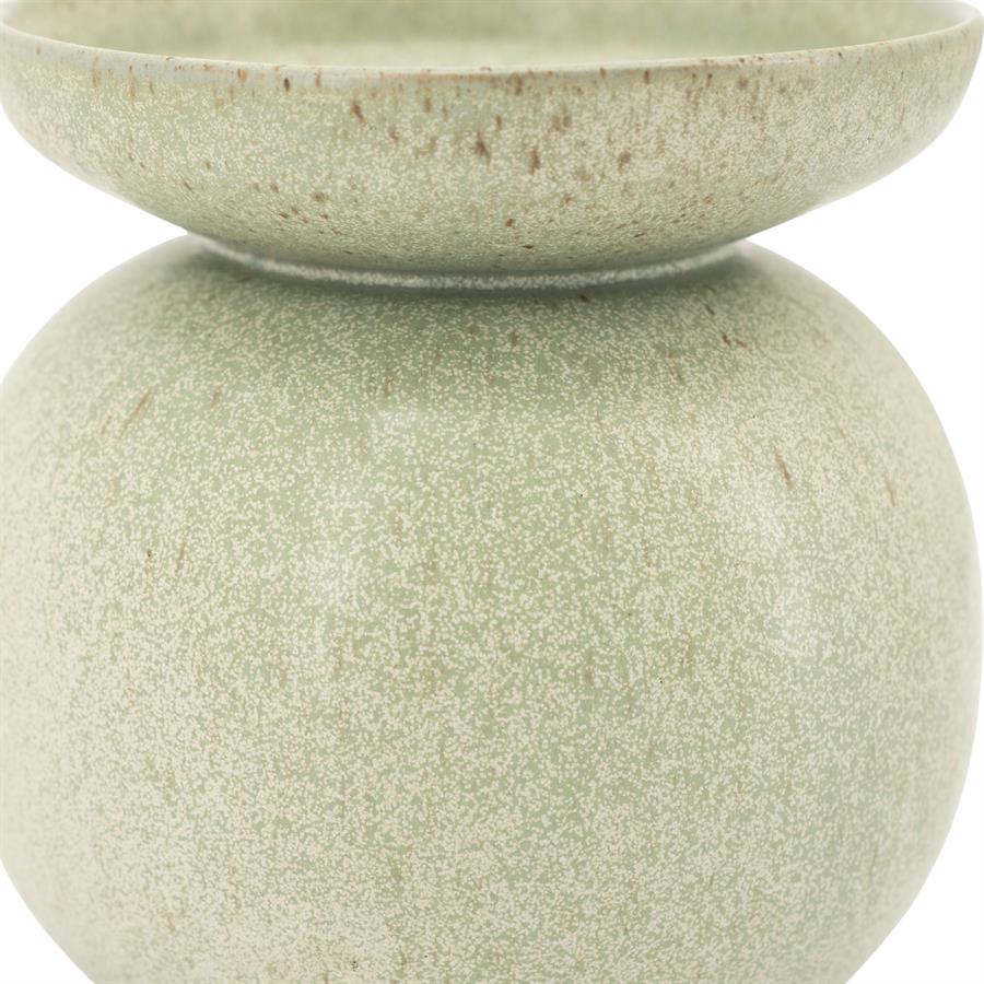 Nahaufnahme der Vase Etera Small auf weißem Hintergrund, mit der oberen Schale und dem bauchigen Unterteil - By-Boo