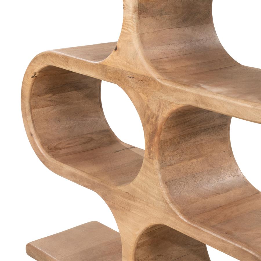 Detailaufnahme des Schranks Esu mit den einzigartigen gewellten Holzregalen auf weißem Hintergrund - By-Boo