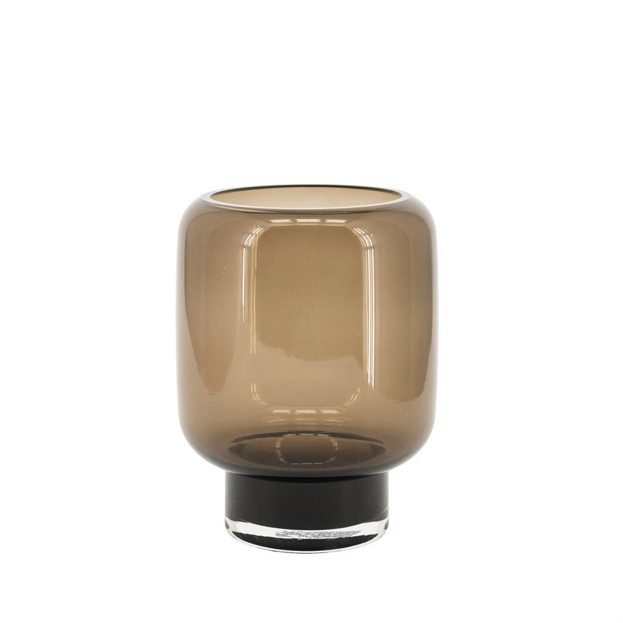 Die Vase Solenne Small auf weißem Hintergrund, aus der Nähe fotografiert - By-Boo