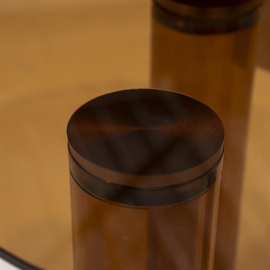 Detail des Beistelltisch Aero, Nahaufnahme des braunen Glaszylinderbeins und der Tischplatte - By-Boo
