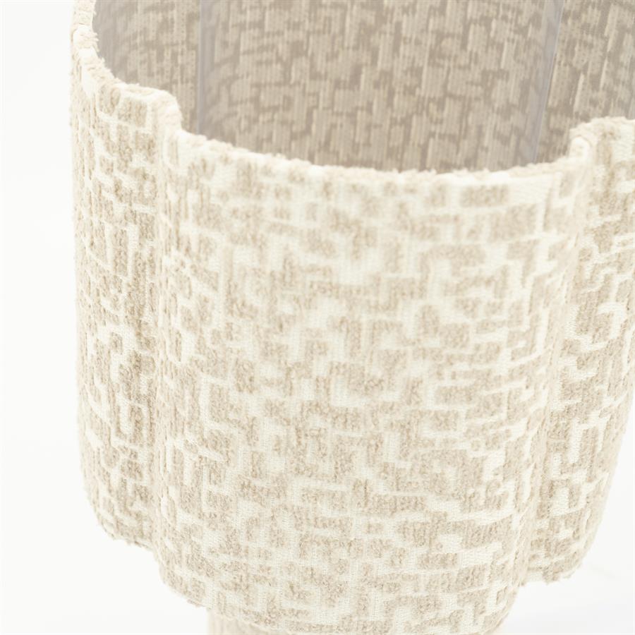 Detailaufnahme der Lampe Lampi mit einer Textur aus kleinen, unregelmäßigen Blöcken in Beige und Weiß - By-Boo