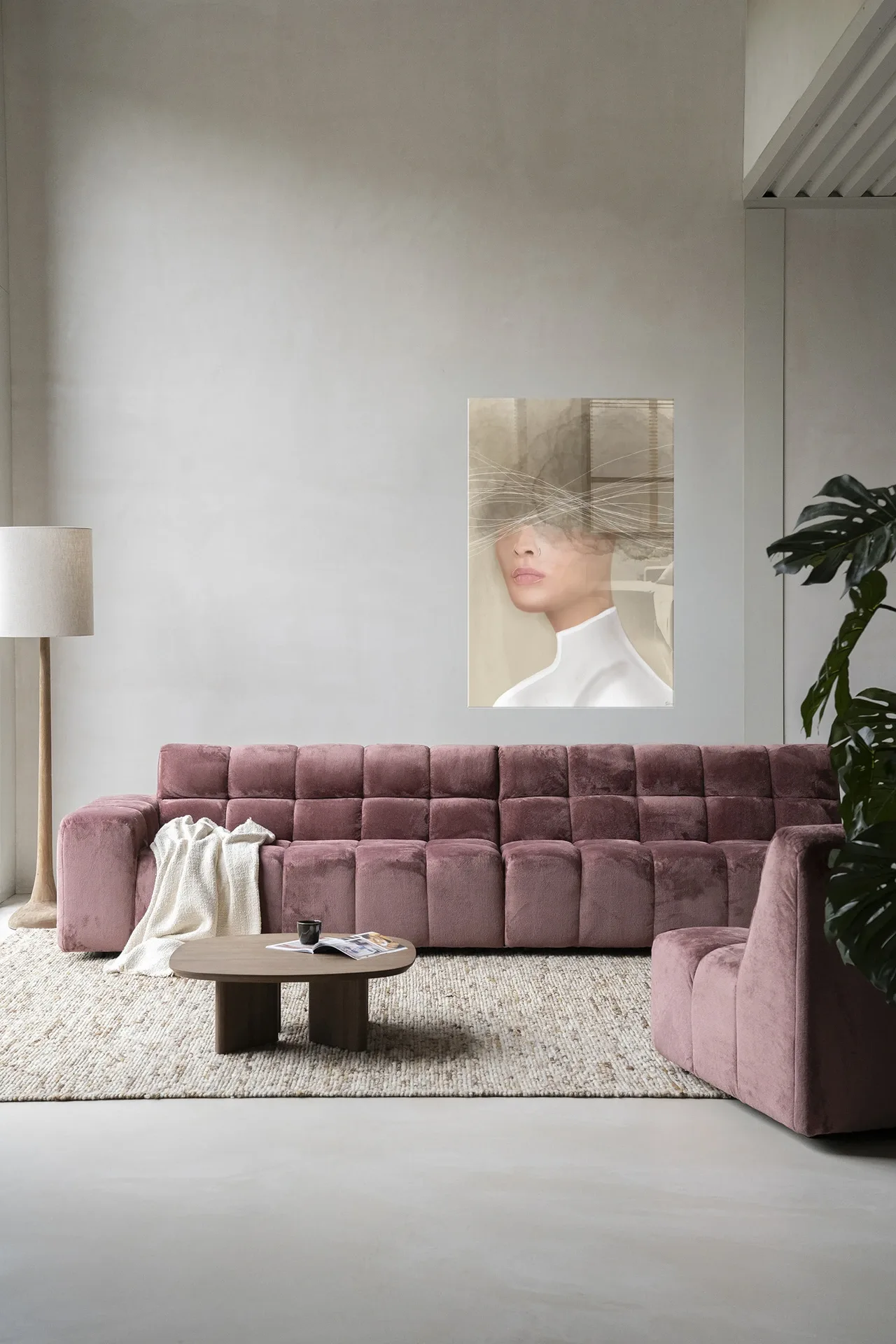 Wandteppich Mood cloud in einem modernen Wohnzimmer über einem rosa Sofa mit einem Couchtisch - Urban Cotton
