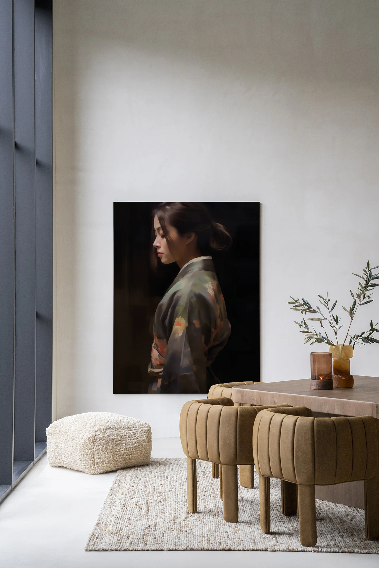 Wandkleed Kimono Tales in een modern interieur met een beige poef en bruine stoelen aan een houten tafel - Urban Cotton