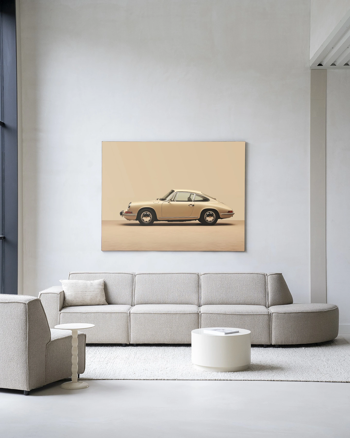 Wandkleed Vintage Porsche Beige in een moderne woonkamer met een beige bank en een witte salontafel - Urban Cotton